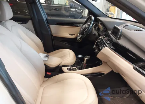 2016 BMW X1 xDrive28I z USA, uszkodzony, nr VIN WBXHT3Z30G4A50589